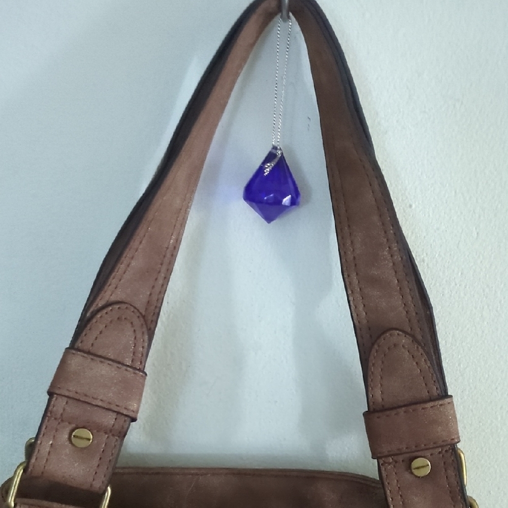 Minicci Tan Shoulder Bag with Gold Accents Very Spacious Asking ONLY $25 - Picture 4 of 13